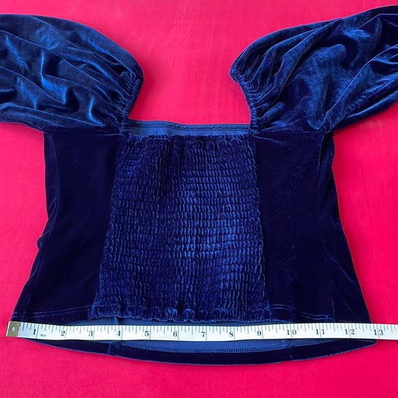 Abercrombie & Fitch Stretch Velvet Puff Sleeve Squareneck Top - Picture 6 of 9